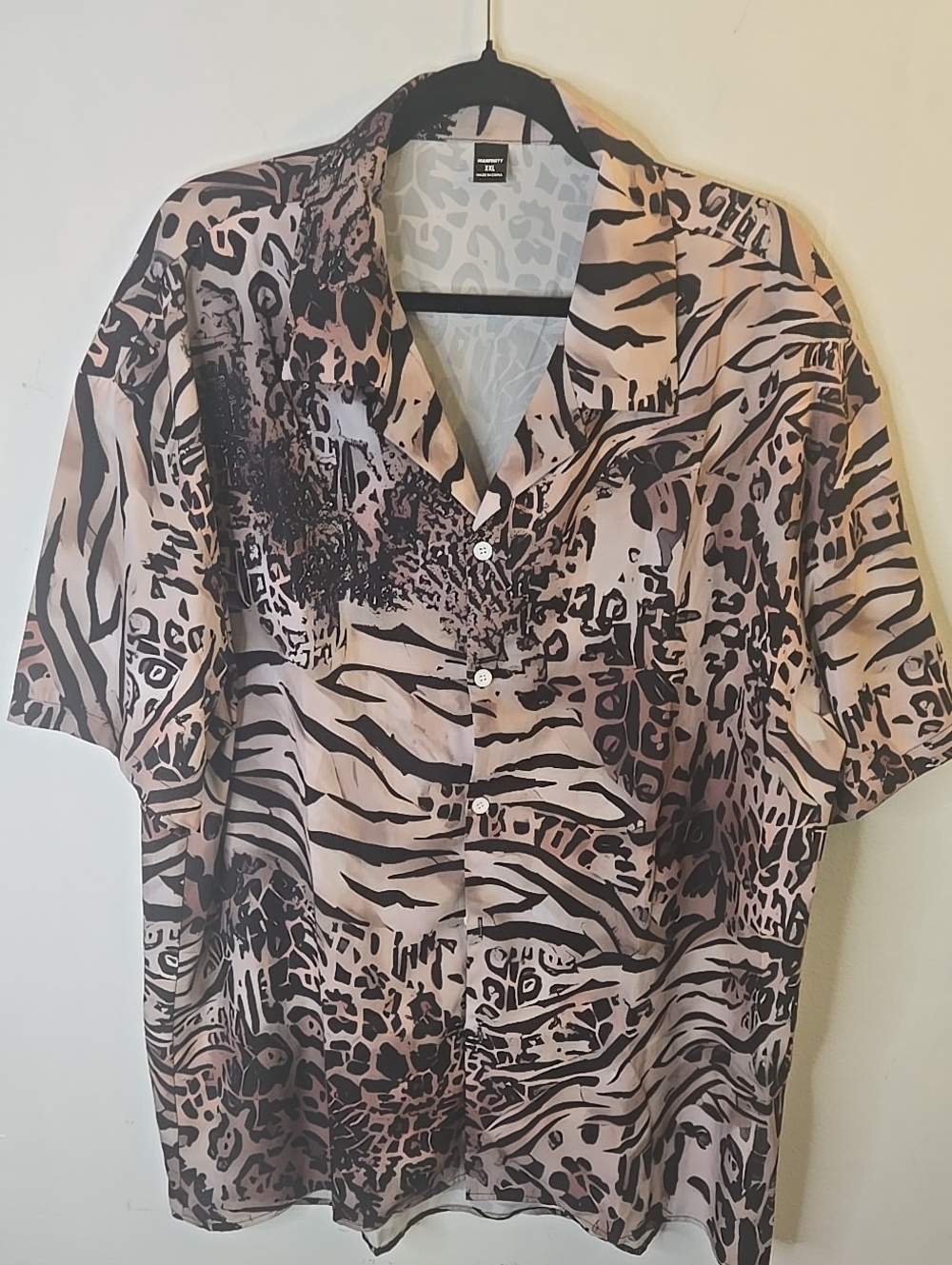 Manfinity Men's Animal Print Short Sleeve Shirt